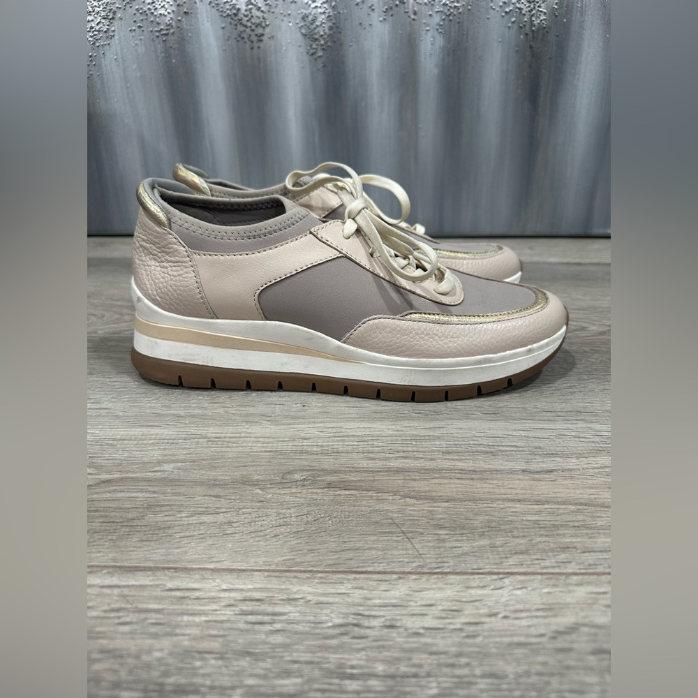 Naturalizer Remy Stretch Sneaker - Picture 2 of 12